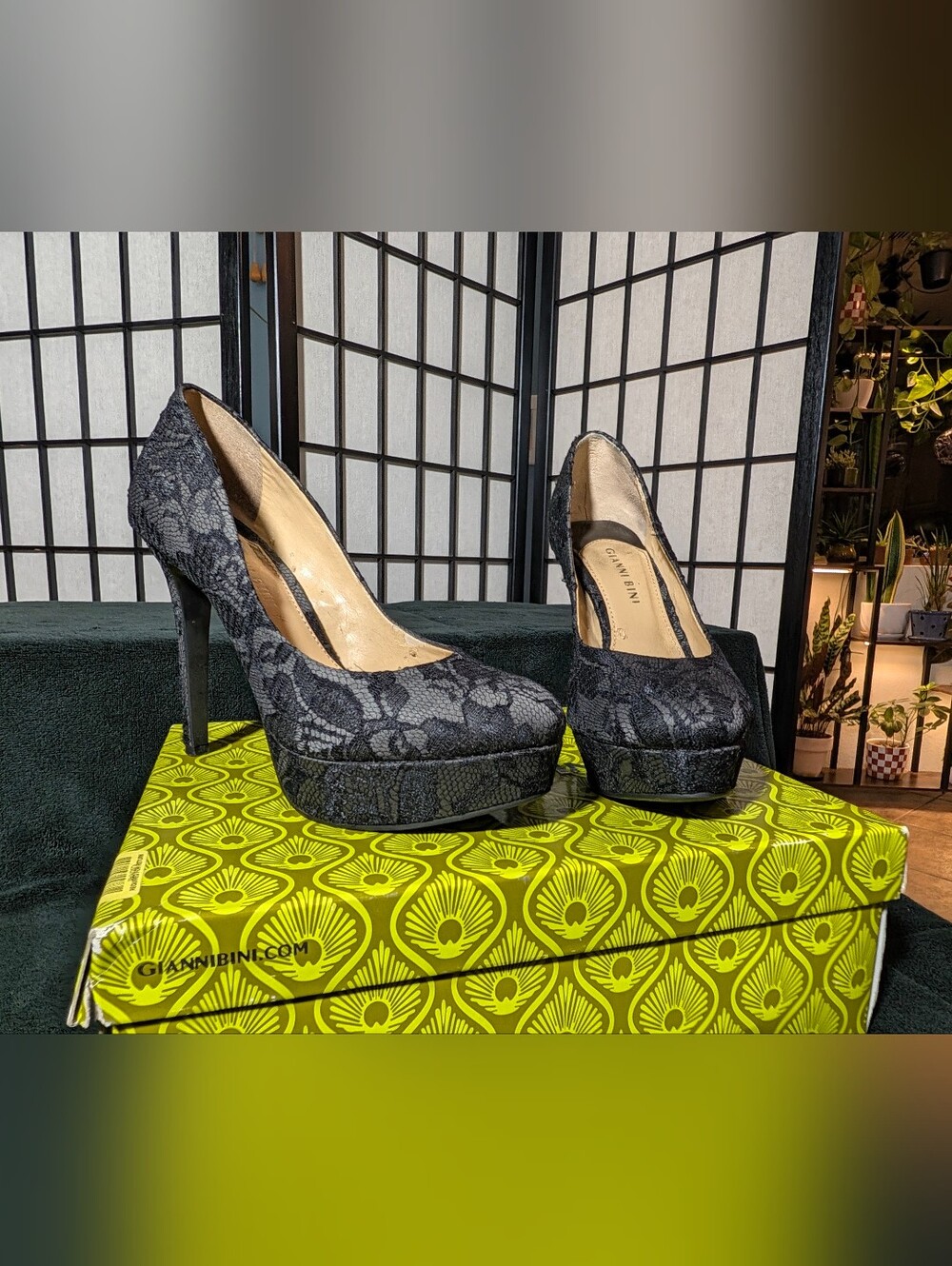 Gianni Bini Black Lace Platform Pumps size 6.5